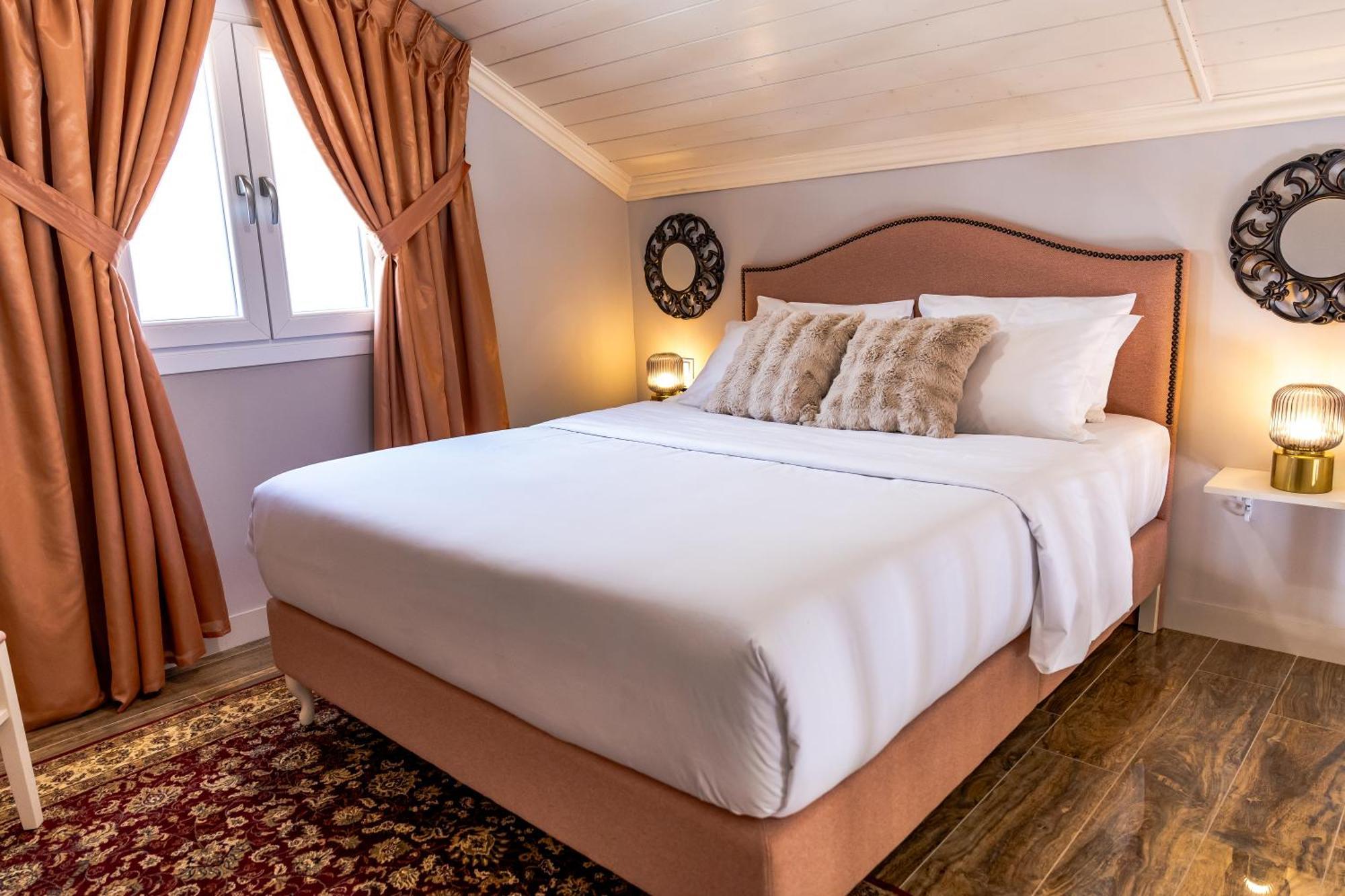 Nafsika Suites (Adults Only) 尼亚·蒙达尼亚 外观 照片