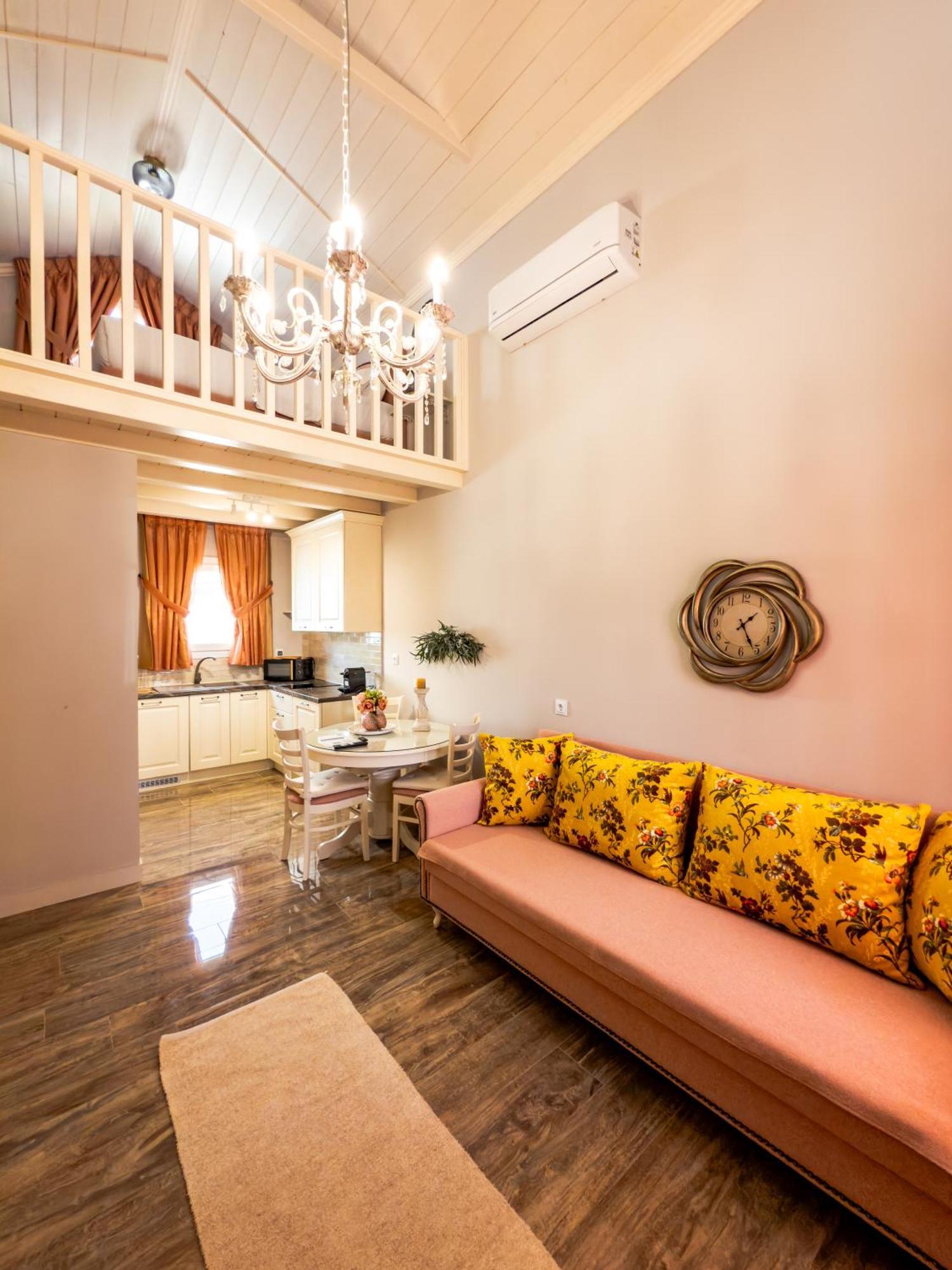 Nafsika Suites (Adults Only) 尼亚·蒙达尼亚 外观 照片
